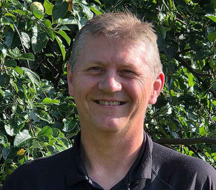 Andrew Lutz, Arborist Representative serving the Northbrook, IL office of Bartlett Tree Experts