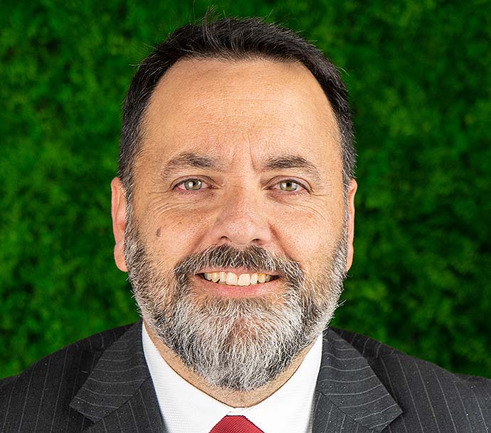 Bruce Hauxwell, Arboricultural Consultant serving the Sevenoaks office of Bartlett Tree Experts