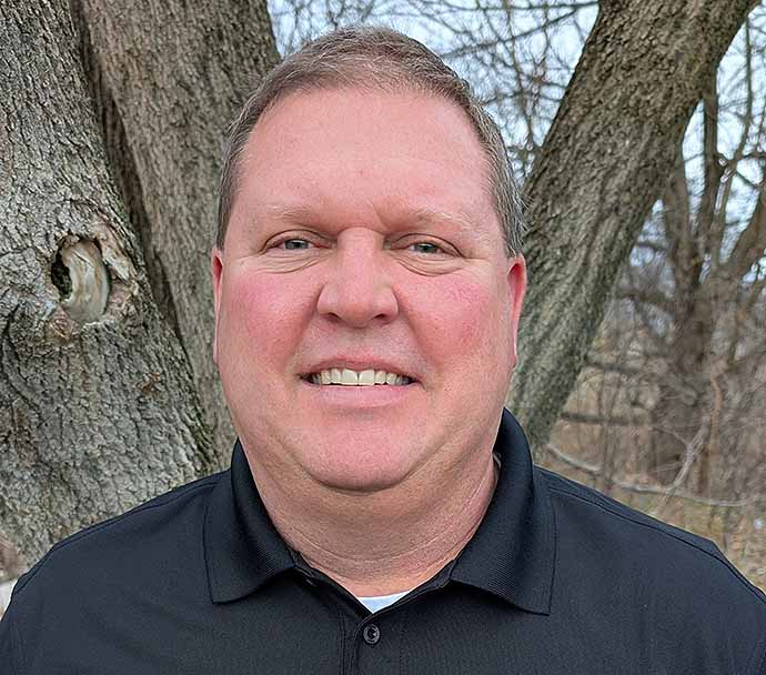 Jason Rolnicki, Arborist Representative serving the Lake Barrington, IL office of Bartlett Tree Experts