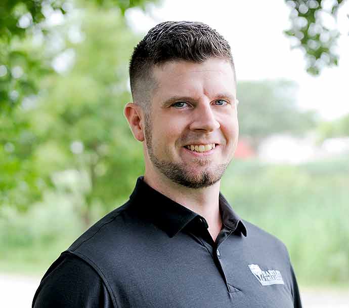 Schae Stevens, Arborist Representative serving the Bolingbrook, IL office of Bartlett Tree Experts