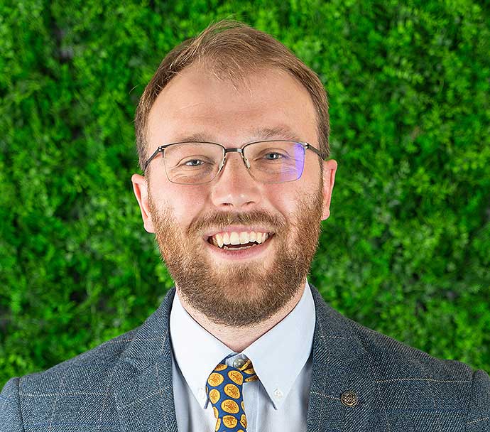 Tom Adamson, Arborist Representative serving the Beaconsfield office of Bartlett Tree Experts